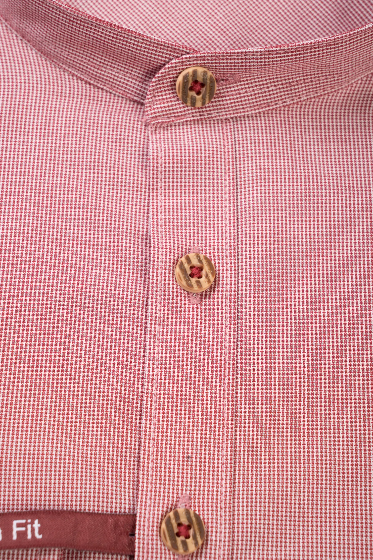 Gipfelstürmer Trachtenhemd mittelrot - Detail Knöpfe