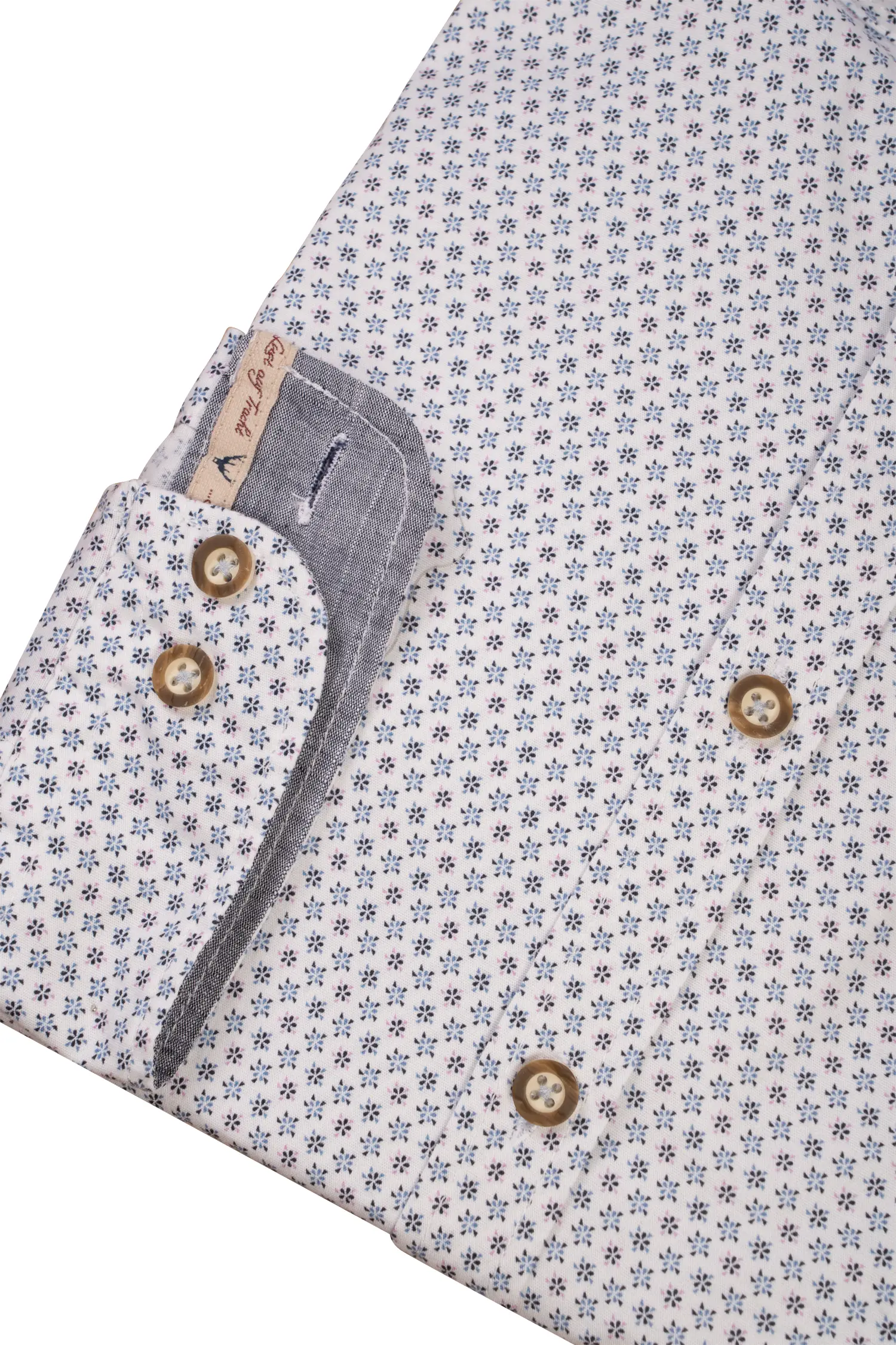 1509-0024-bl4-23-08-1802001 Trachtenhemd mit modischem Design - Detail Ärmel