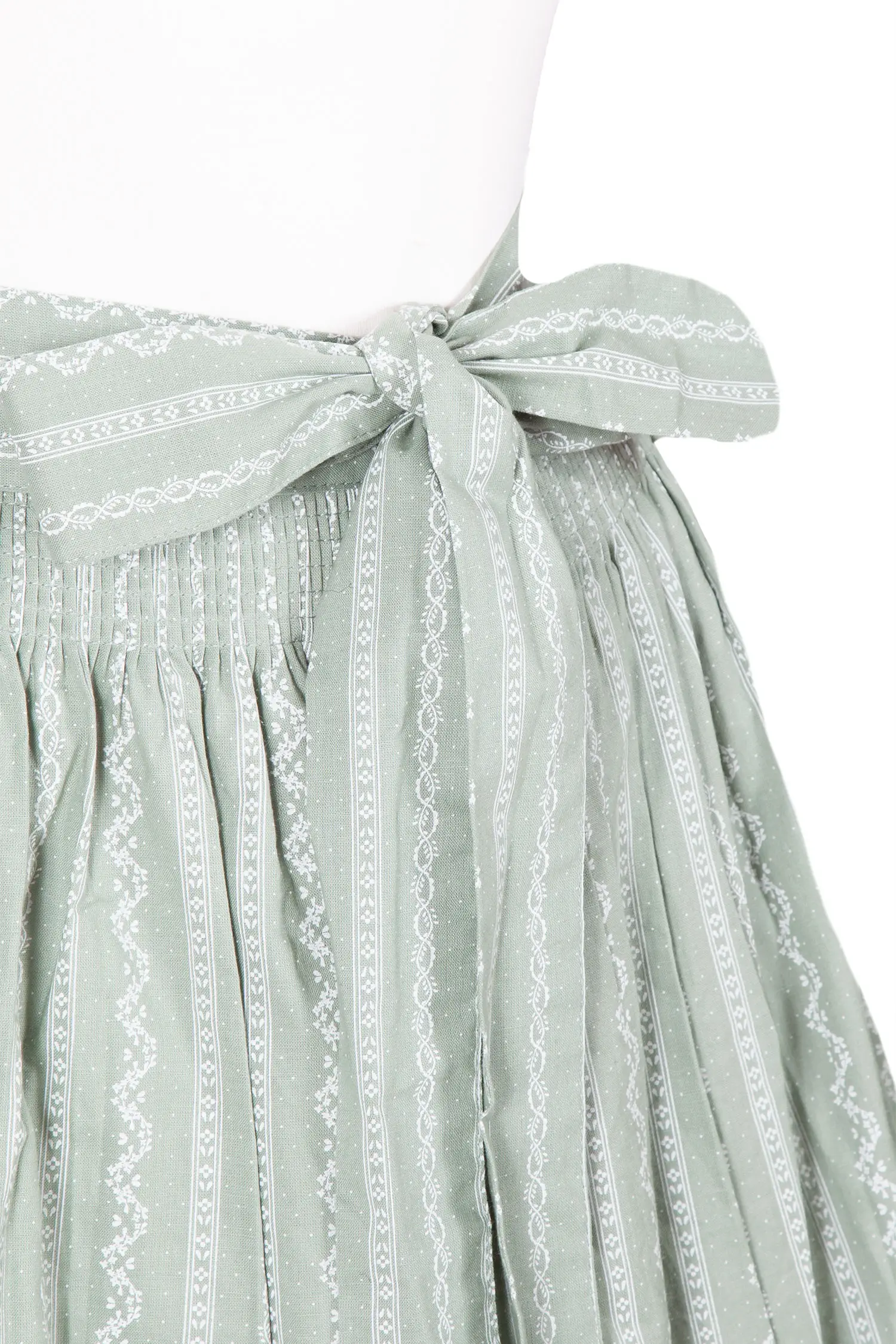Dirndlschürze in salbei 70 cm - Detail