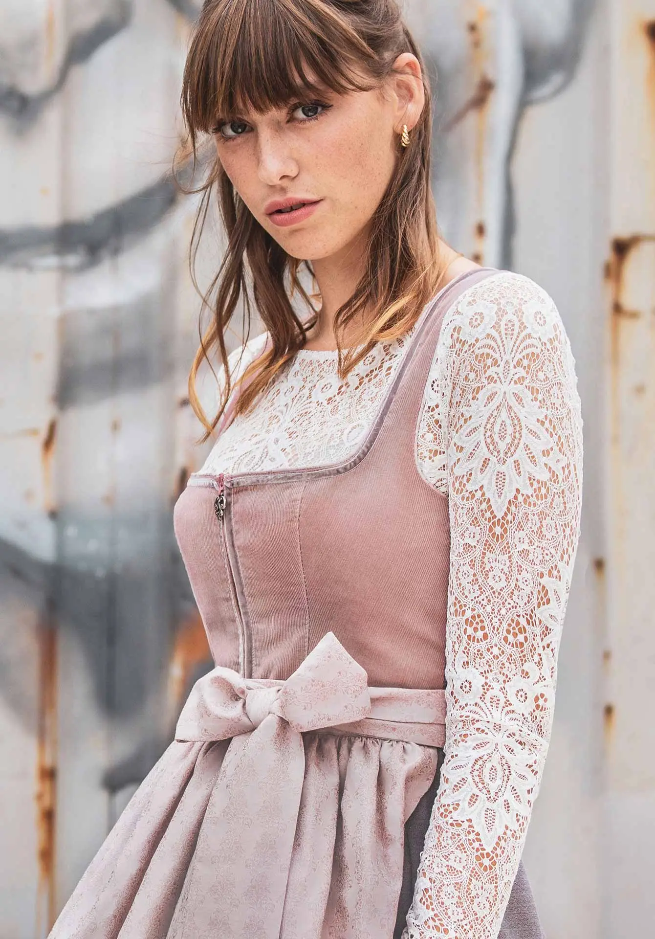 Mini Dirndl Jung & Trendy