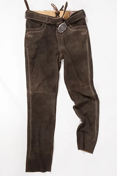 Lederhose lang Rocco in dunkelbraun traditionell mit Gürtel