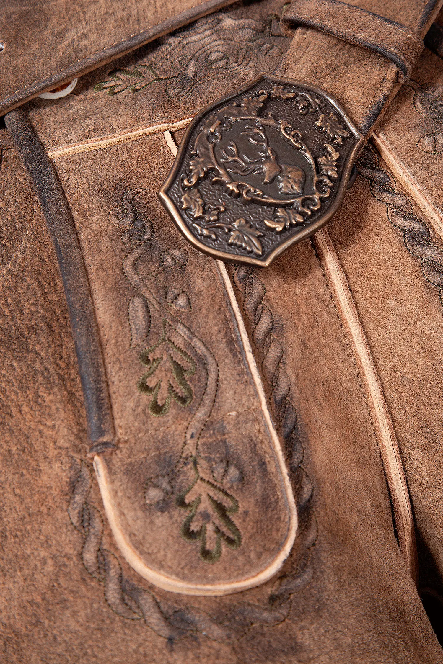 Besondere Lederhose in Honigbraun - Detail Latz