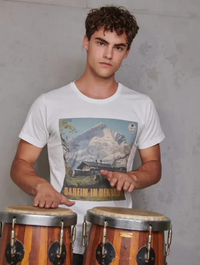 Herrentrachtenshirt "Daheim in den Bergen" von Vronikaa weiß bayern album vonikaa