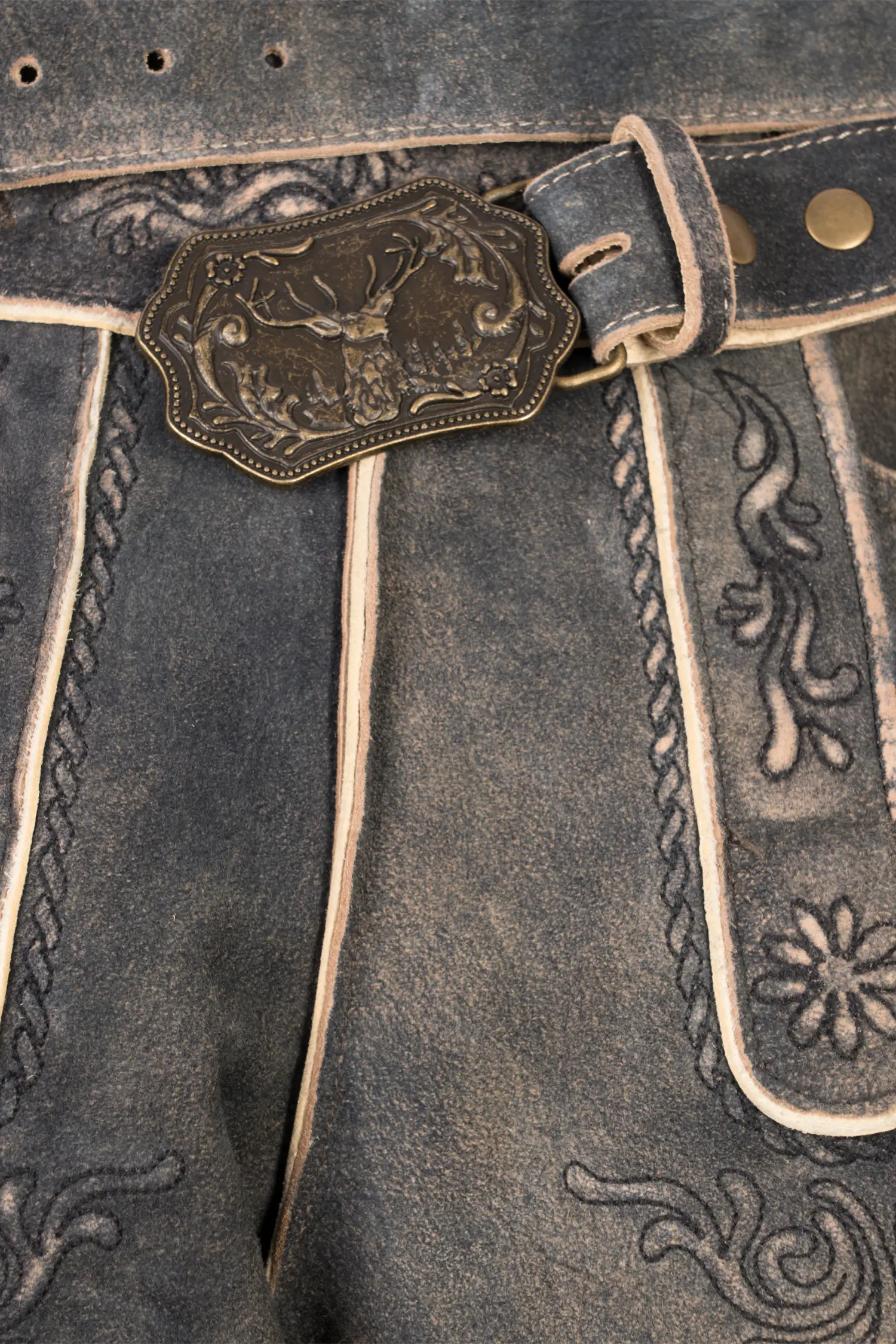 1613-1067-7sw-23-08-2302649 Schweigert's Lederhose Hermann in schiefer - Detail