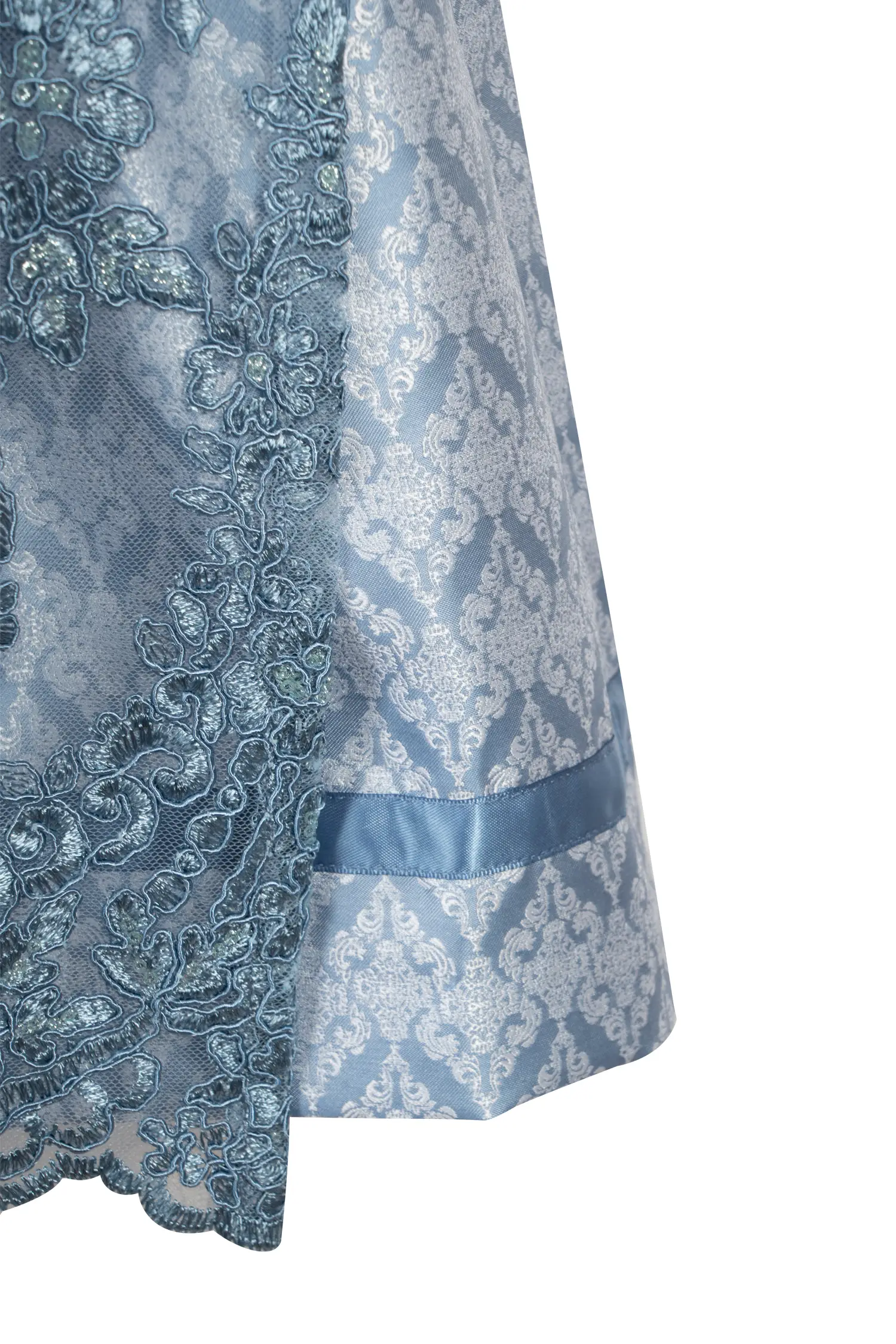 Dirndl Alessa in hellblau mit Glitzerschürze - Detail Rock