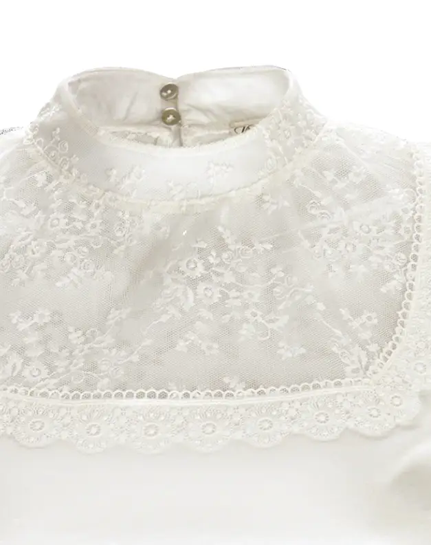 Damentrachtenshirt mit Spitze in weiß von Vronikaa Weißes shirt Vronikaa