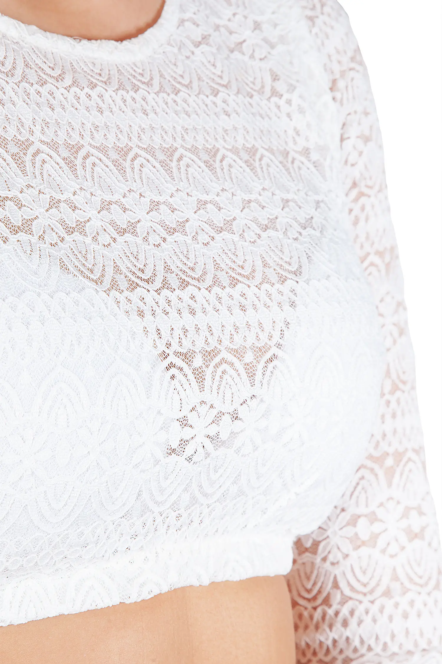 Dirndlbluse Gitana-Dalida aus Spitze in off white - Detail Ausschnitt