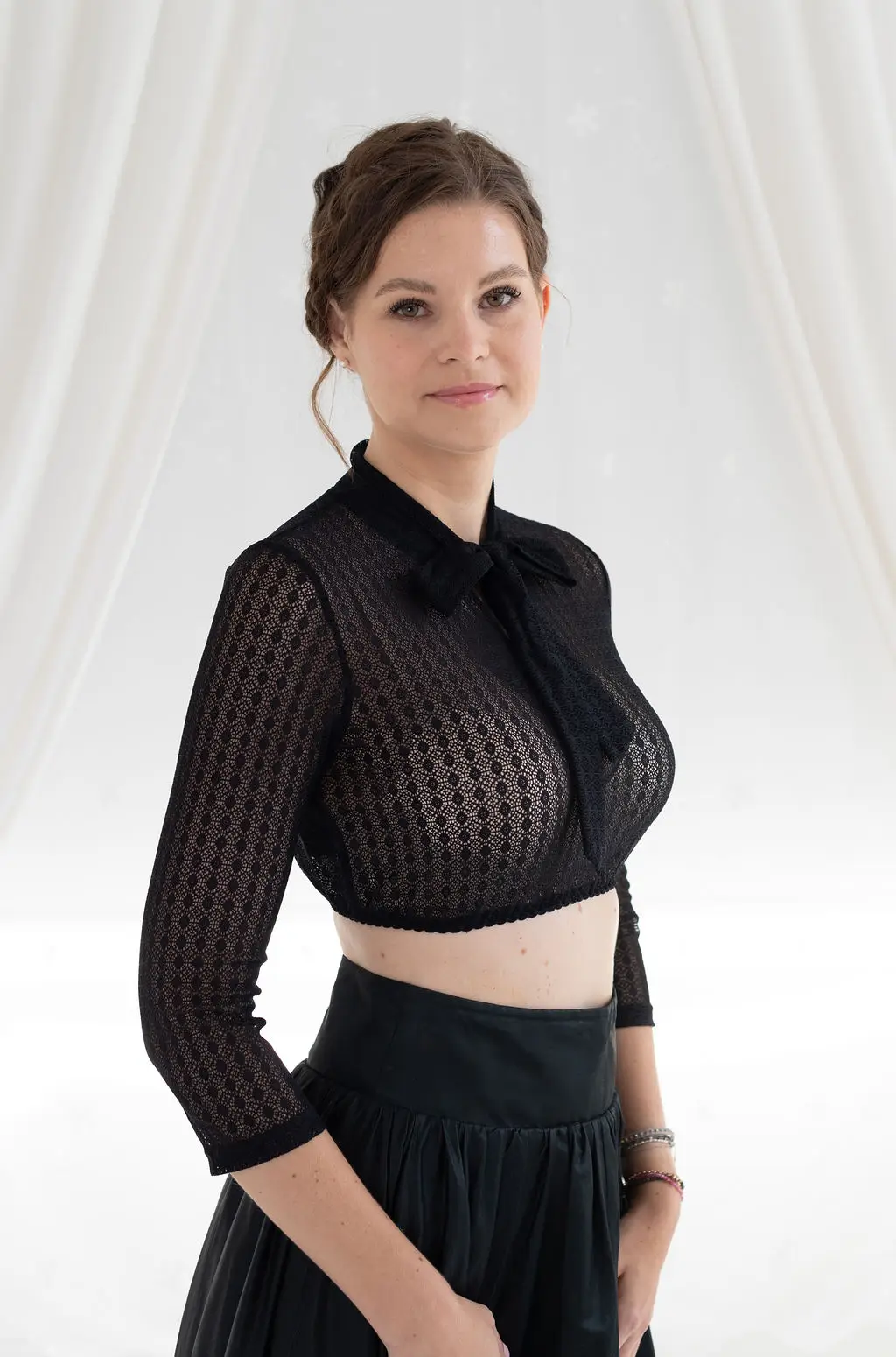 Dirndlbluse Liza in schwarz von My Choice schleifenbluse schwarz my Choice