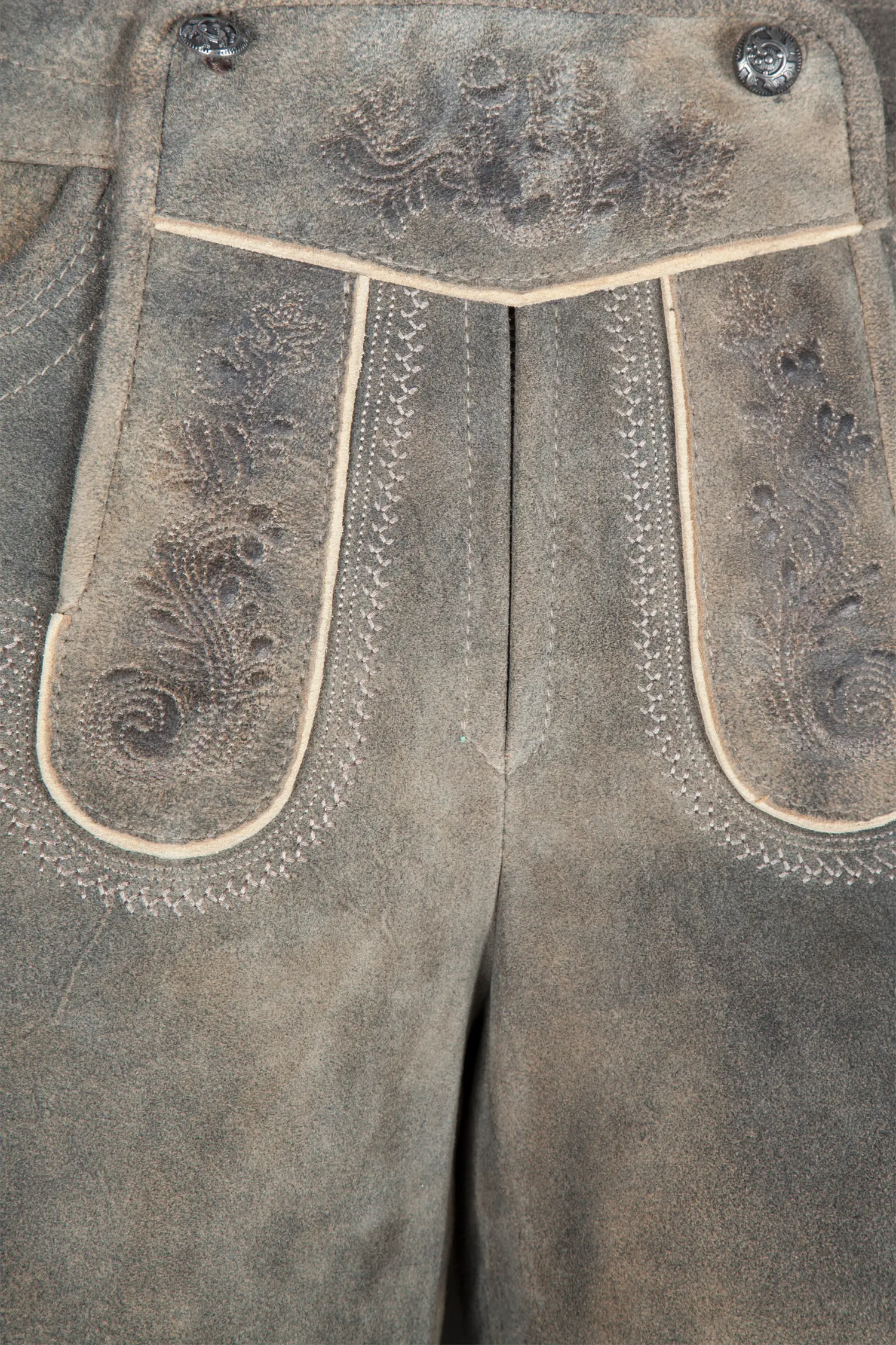 Kurze Lederhose Beka in braun Kurze Lederhose Beka in braun - Detail Latz